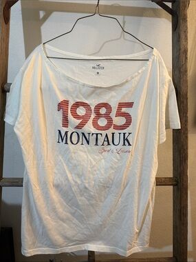 Hollister White Graphic Tee with Red & Navy 1985 Montauk